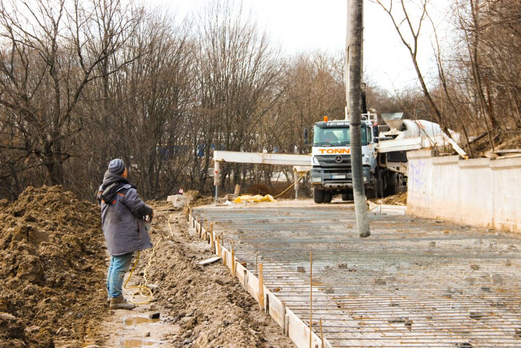 заливка фундаменту на будівництві від Tonny бетон Львів