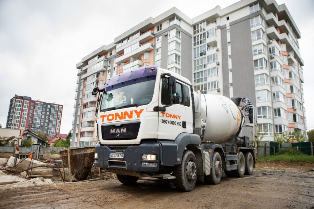заливка фундаменту на будівництві від Tonny бетон Львів